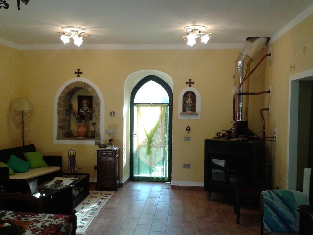 B&B San Nicola Serramazzoni エクステリア 写真