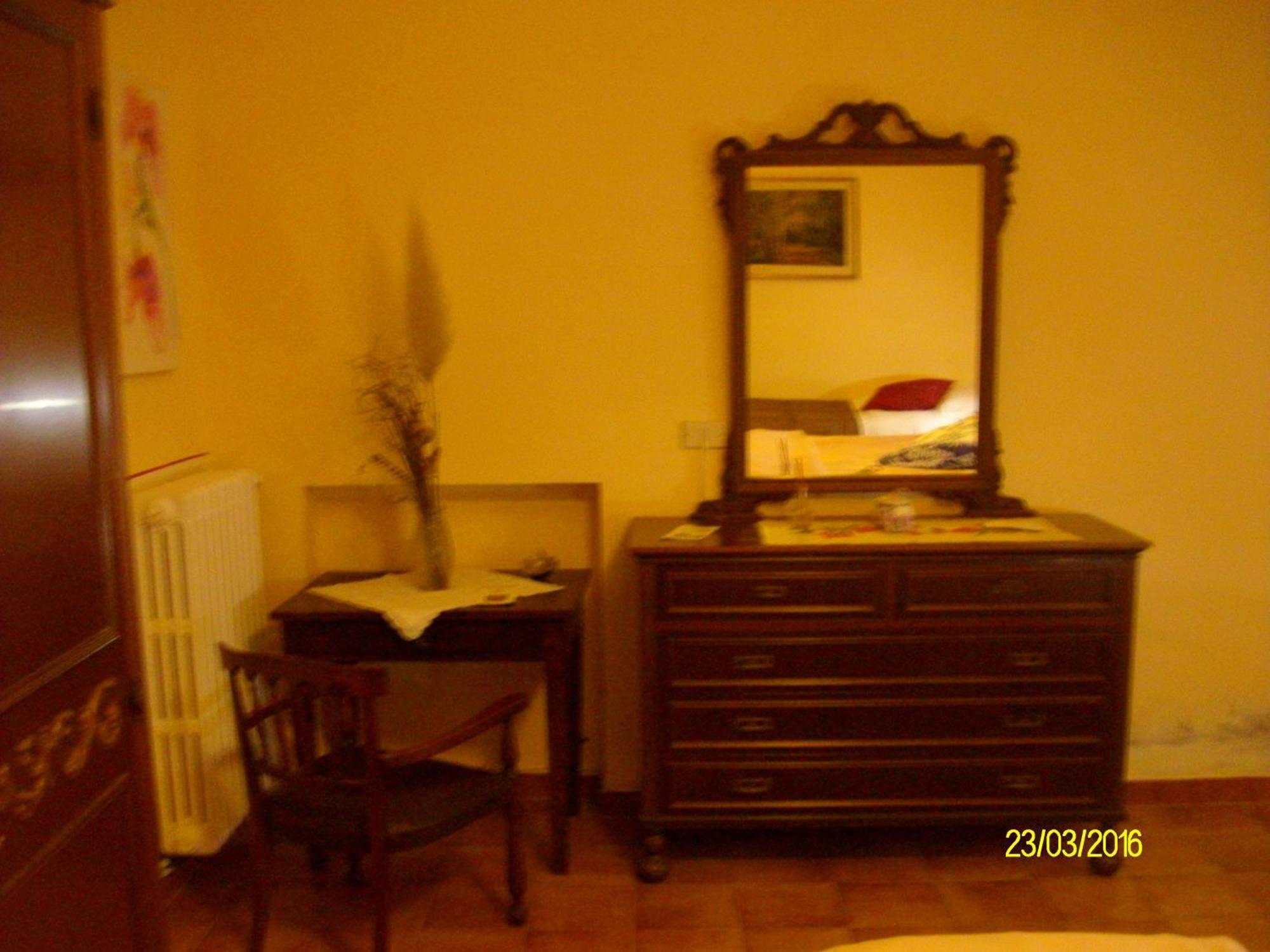 B&B San Nicola Serramazzoni エクステリア 写真