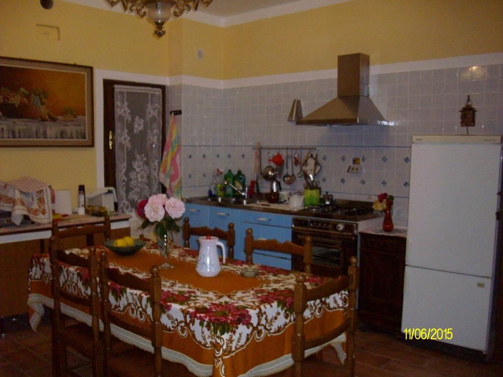 B&B San Nicola Serramazzoni エクステリア 写真